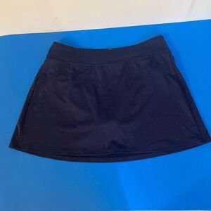 Size 6 Lands’s End bathing suit bottom/skirt